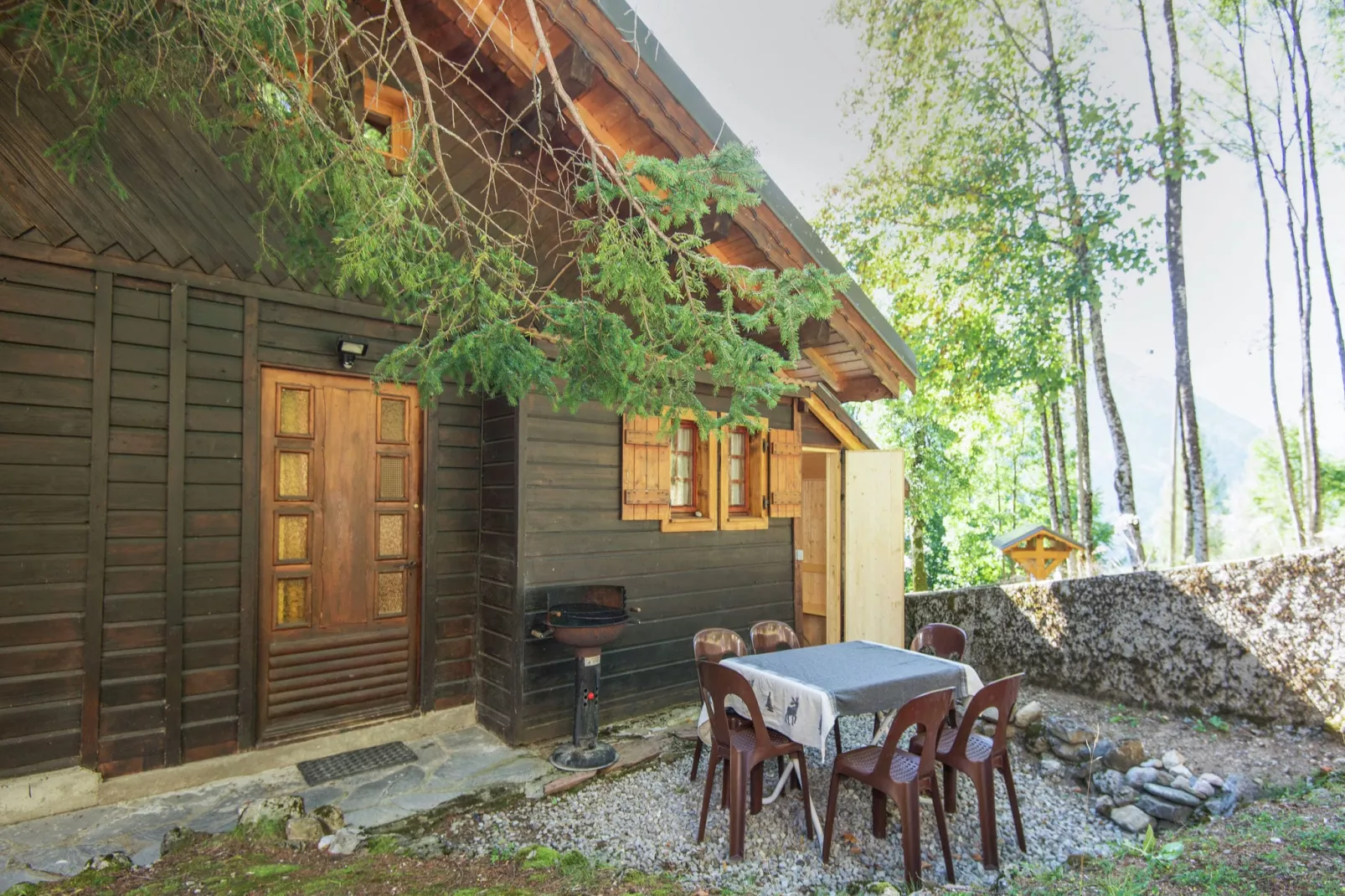 Chalet Le Nid Zut-Tuinen zomer