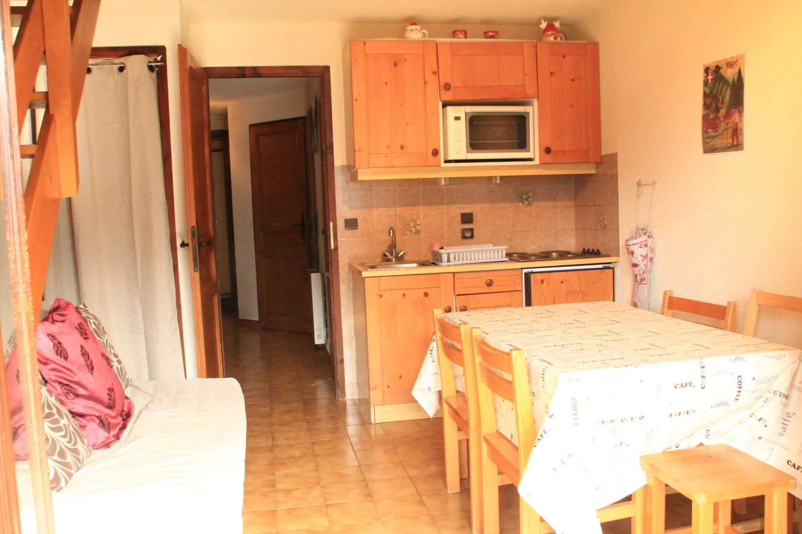 Modern appartement in Châtel nabij skigebied-Woonkamer