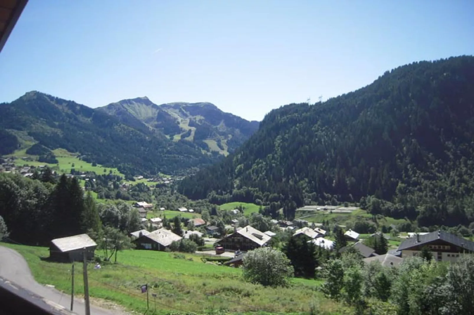 Modern appartement in Châtel nabij skigebied-Uitzicht zomer