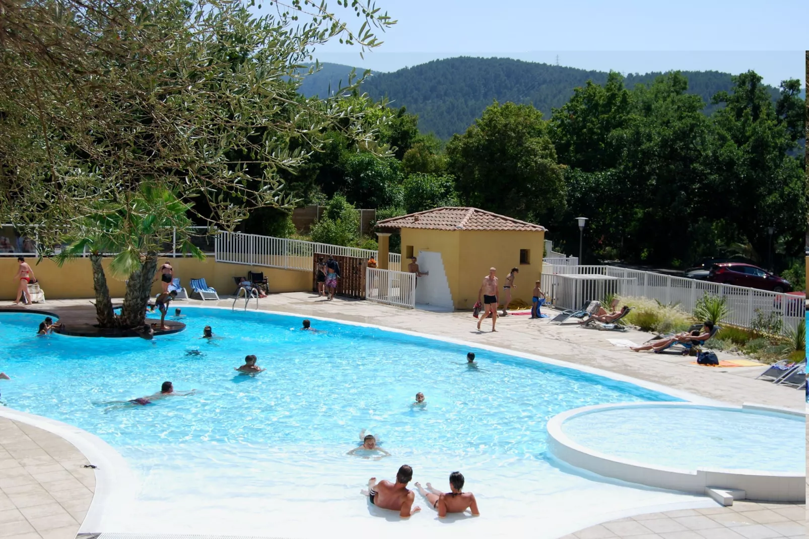 Les Cottages Varois-Zwembad