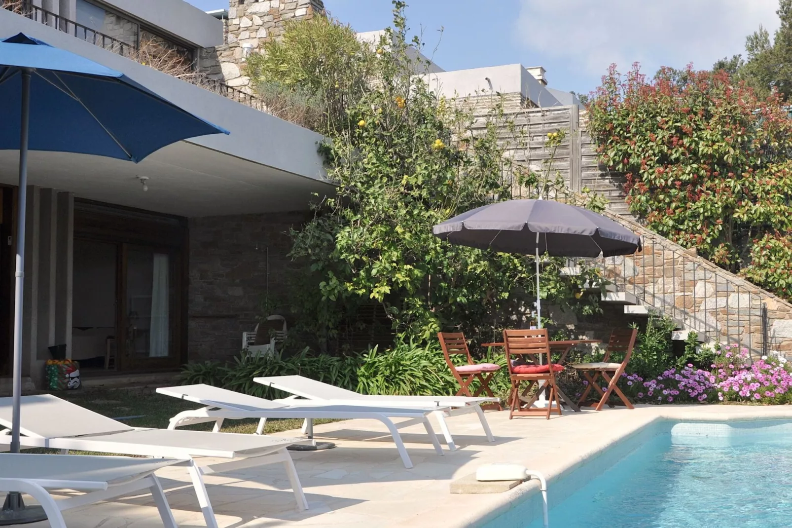 Villa avec piscine vue mer et proche plage à Bormes les Mimosas-Terrasbalkon