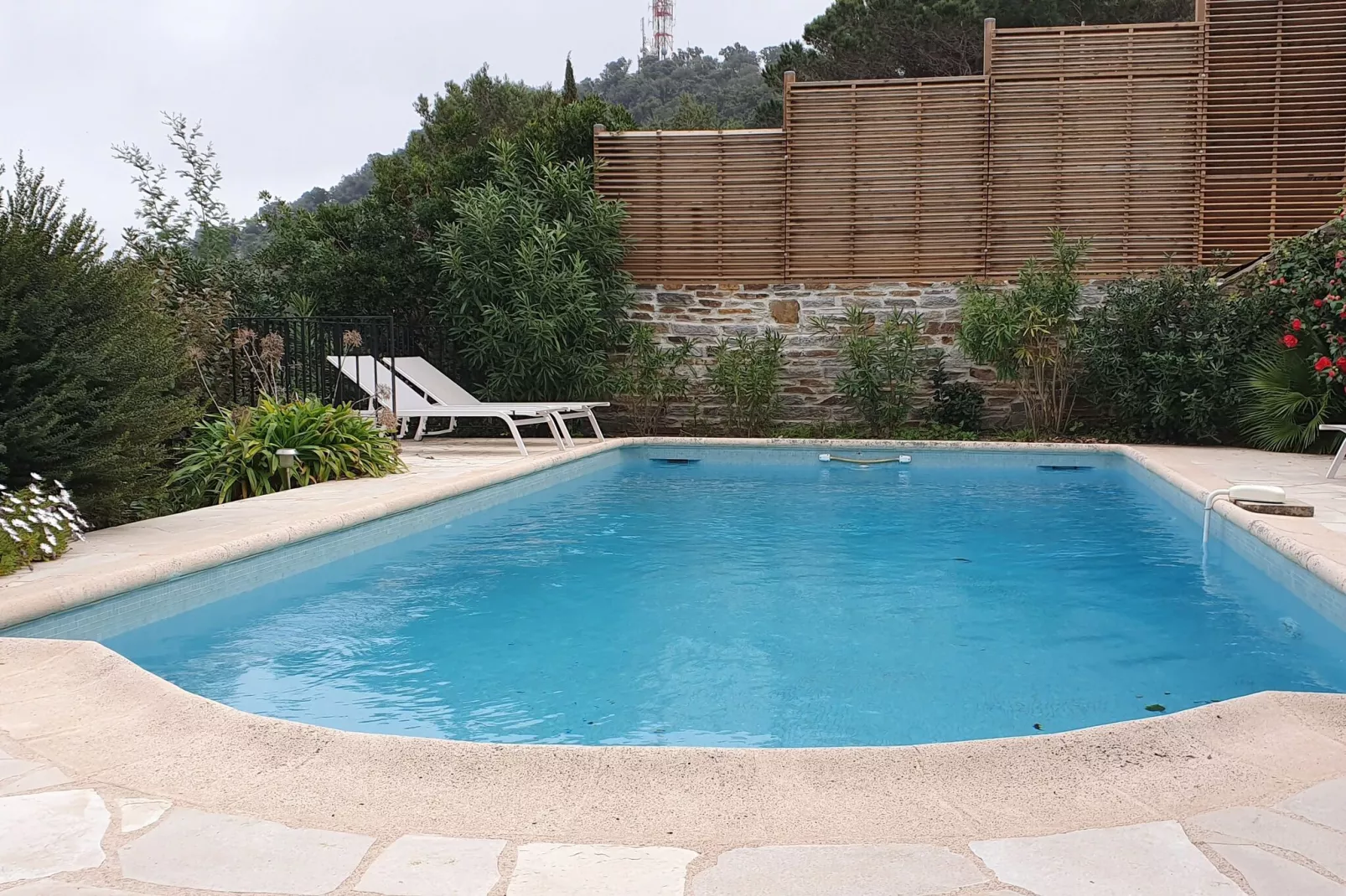 Villa avec piscine vue mer et proche plage à Bormes les Mimosas-Zwembad