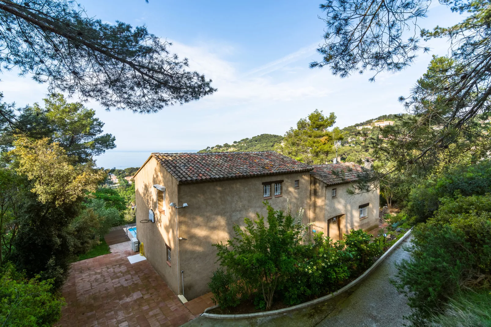 Villa Hyeres-Buitenkant zomer