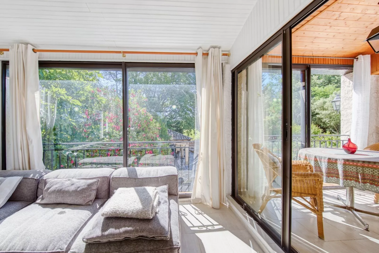 Zeer mooie villa in Lorgues met zwembad-Woonkamer