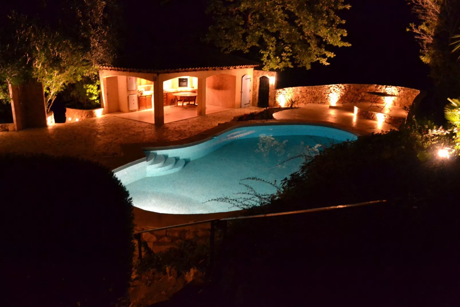 Zeer mooie villa in Lorgues met zwembad-Buitenkant zomer