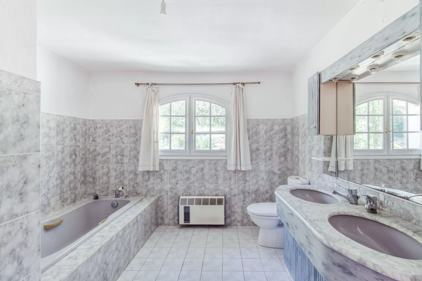 Zeer mooie villa in Lorgues met zwembad-Badkamer