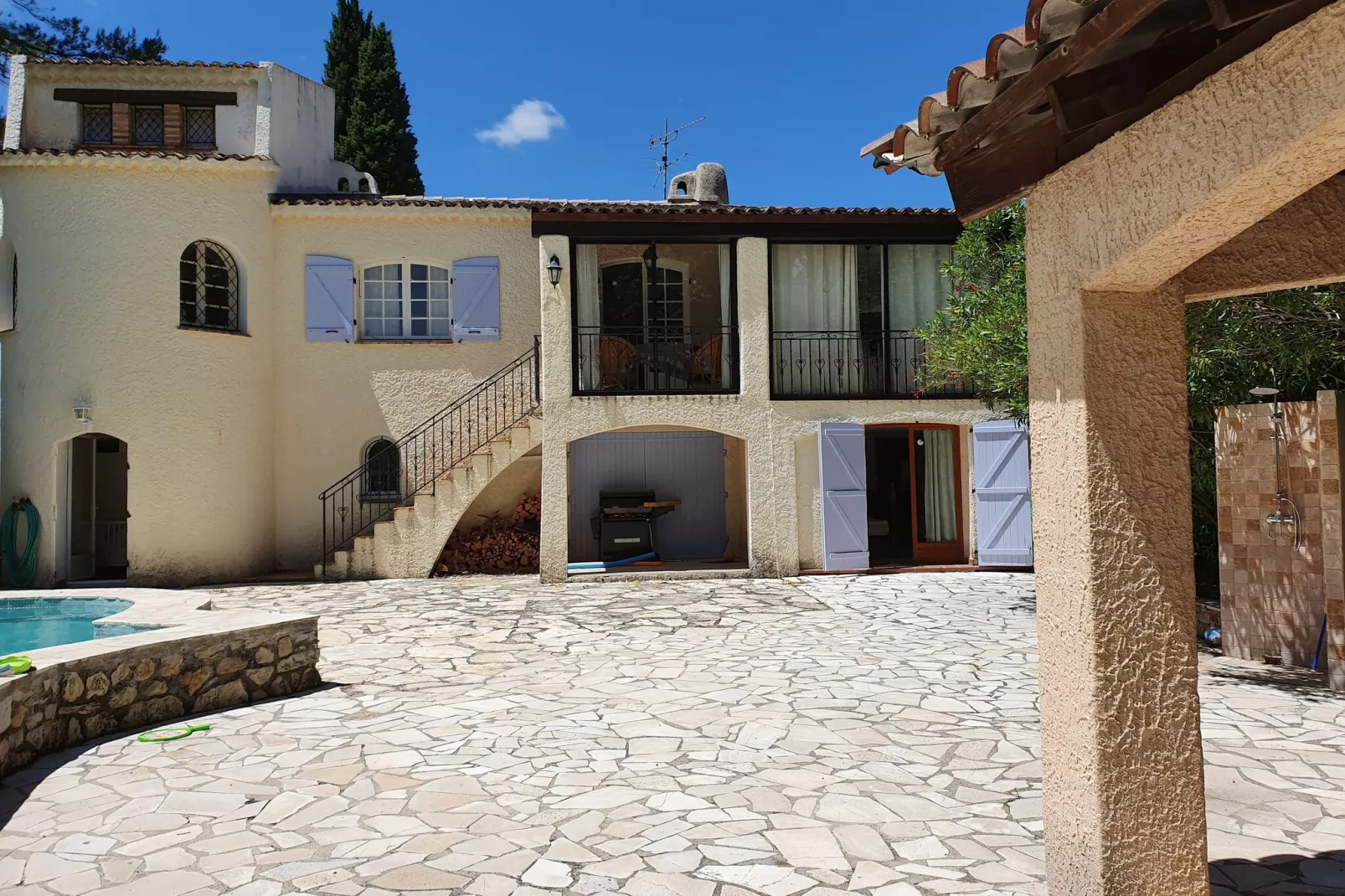 Zeer mooie villa in Lorgues met zwembad-Buitenkant zomer