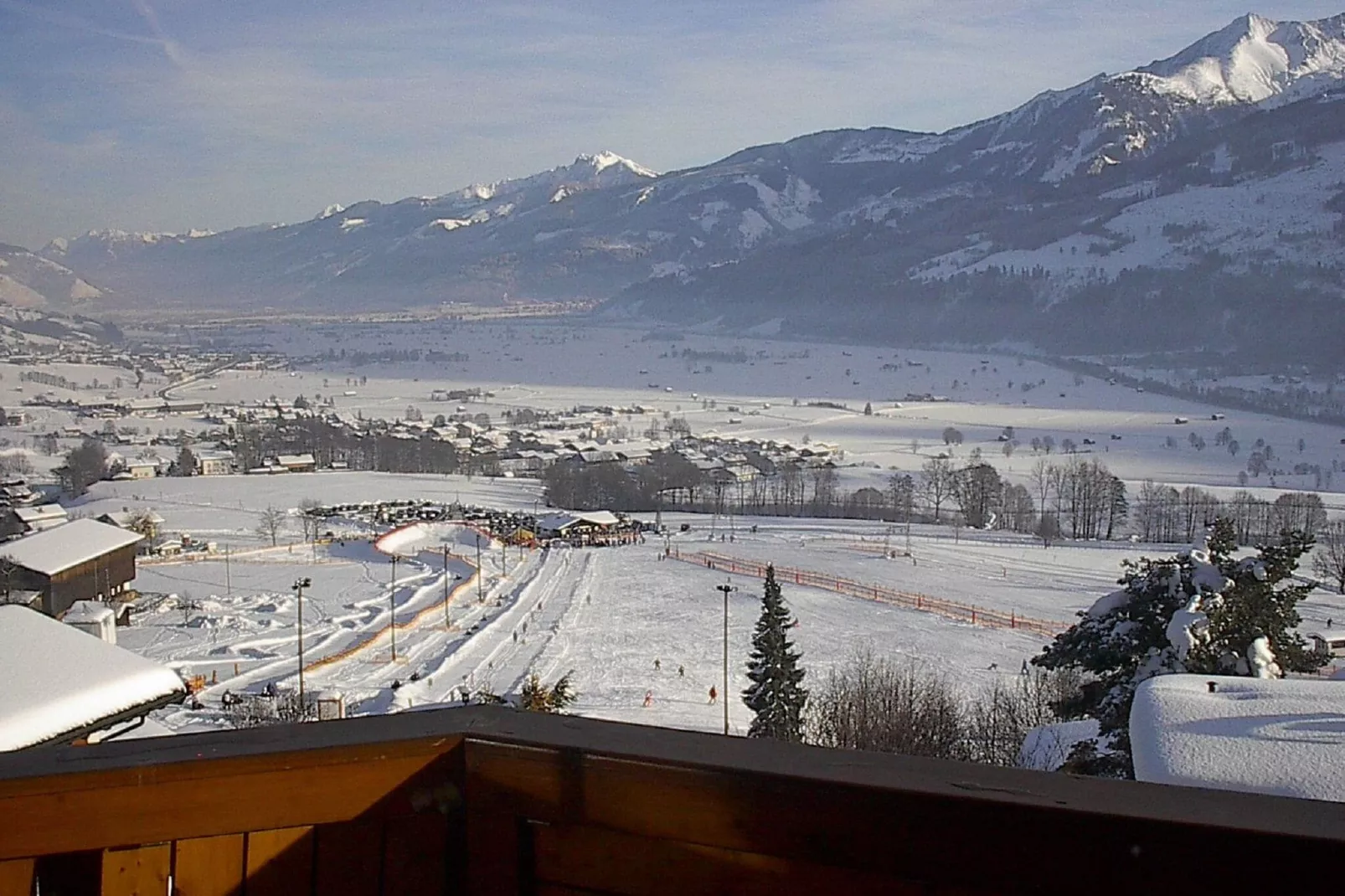 Chalet an der Piste-Uitzicht winter