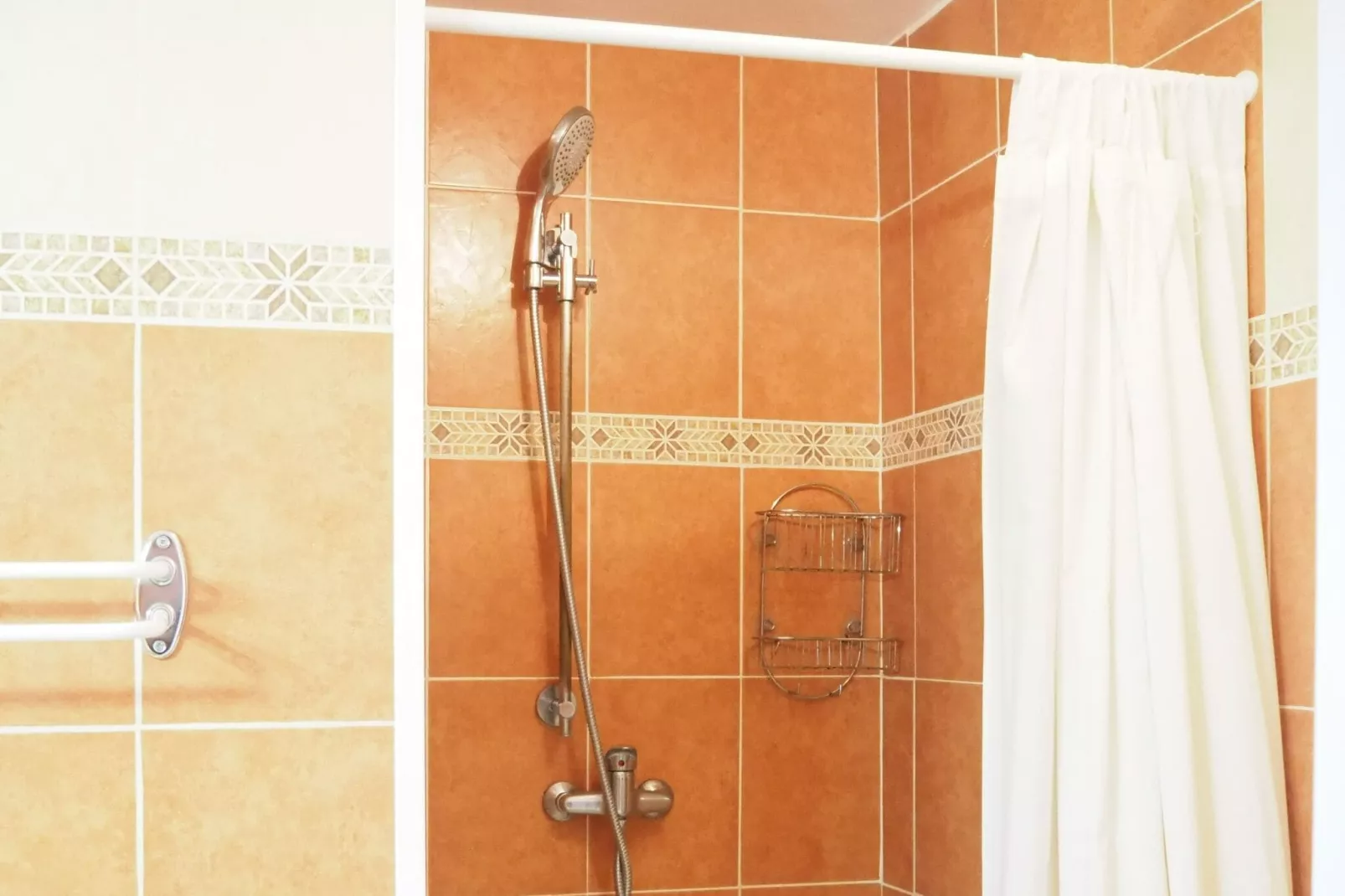 Doppelhaushälfte in Pernes-les-Fontaines-Badkamer