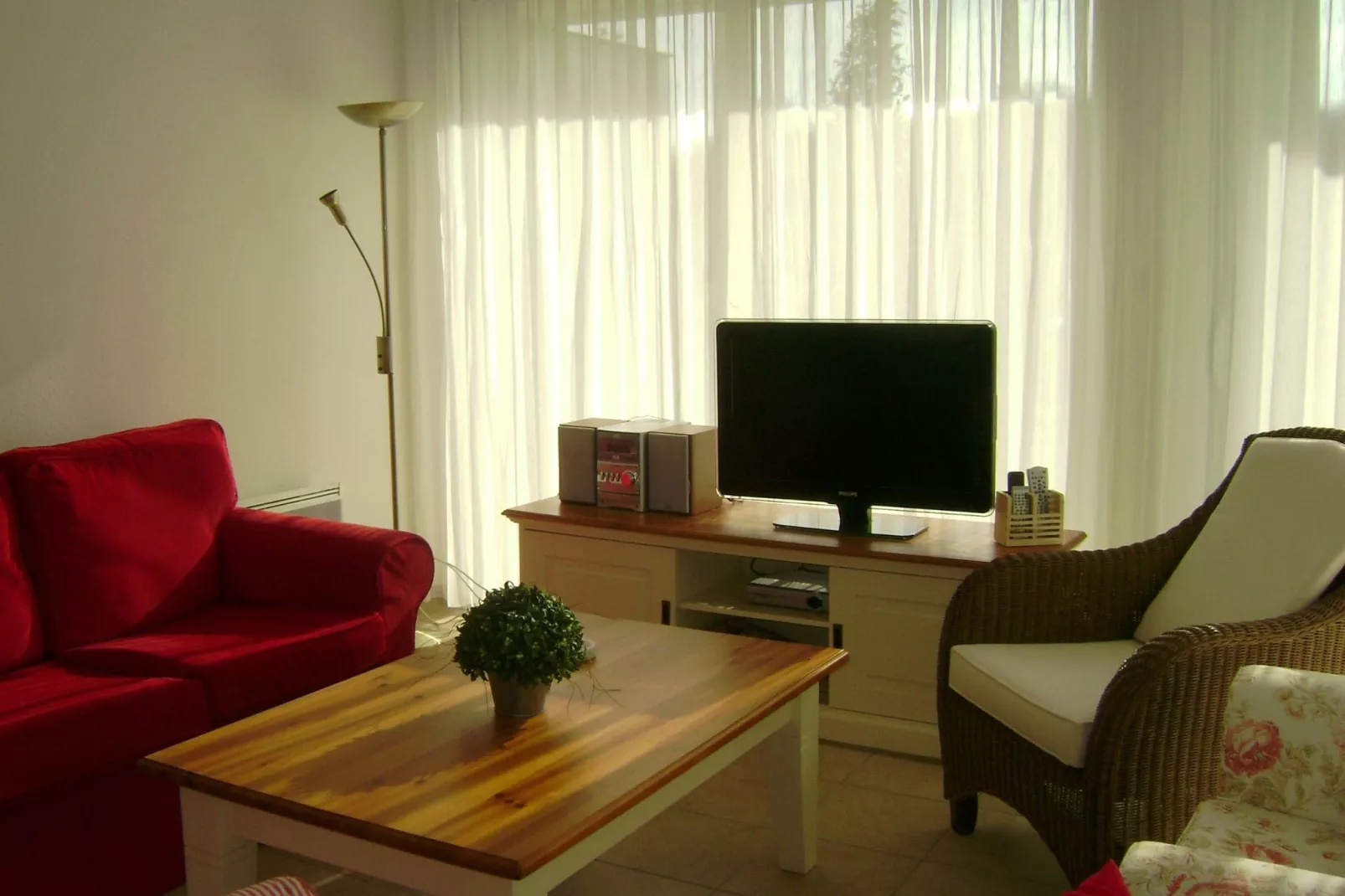 Acacia 6 with pool-Woonkamer