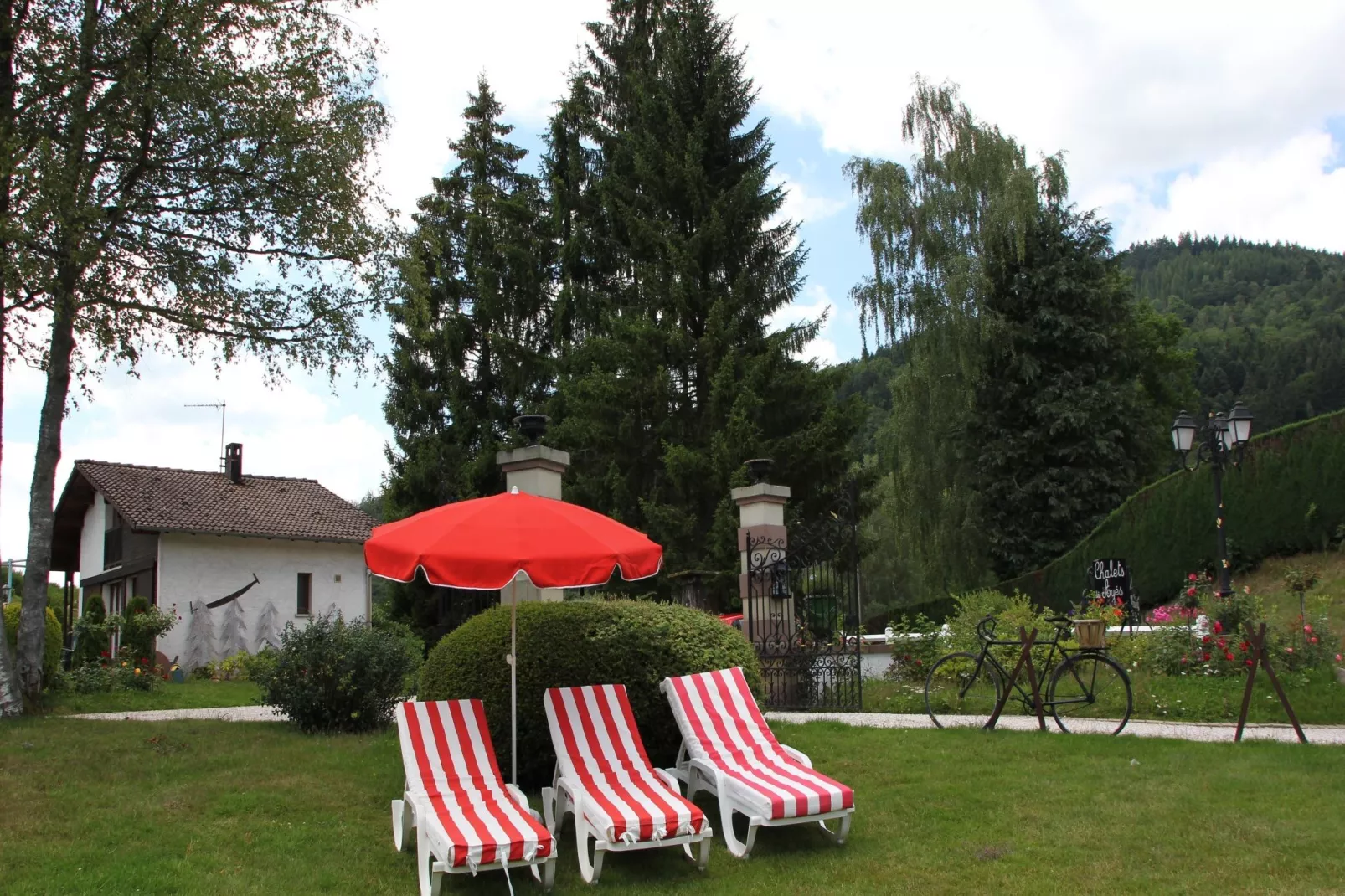 Les Chalets des Ayes 11-Tuinen zomer