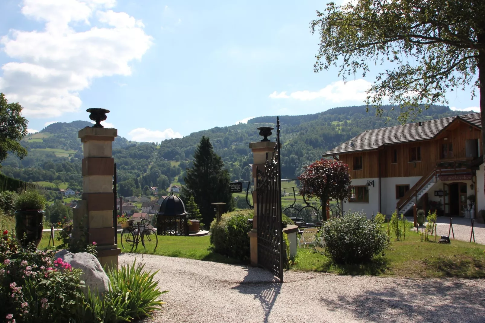 Les Chalets des Ayes 5-Tuinen zomer