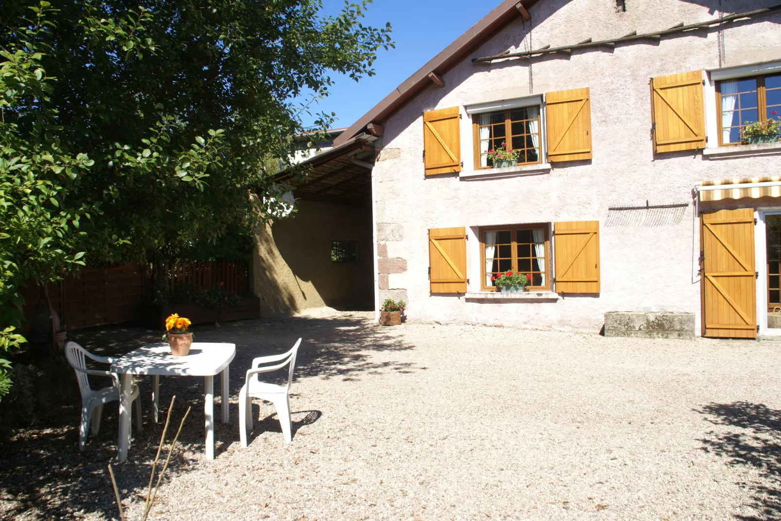 Maison de vacances - LA CHAPELLE-AUX-BOIS-Buitenkant zomer