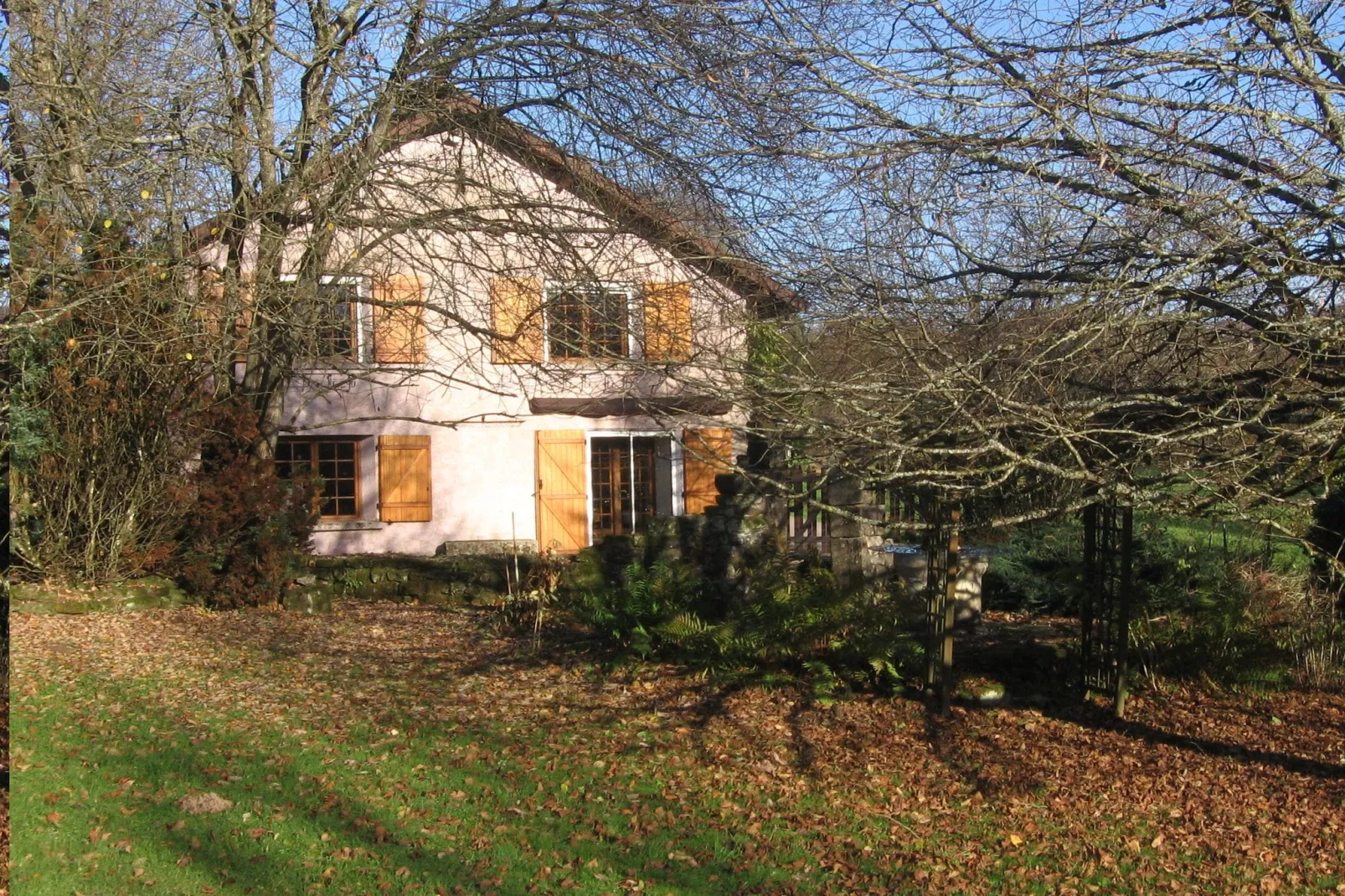 Maison de vacances - LA CHAPELLE-AUX-BOIS-Buitenkant zomer