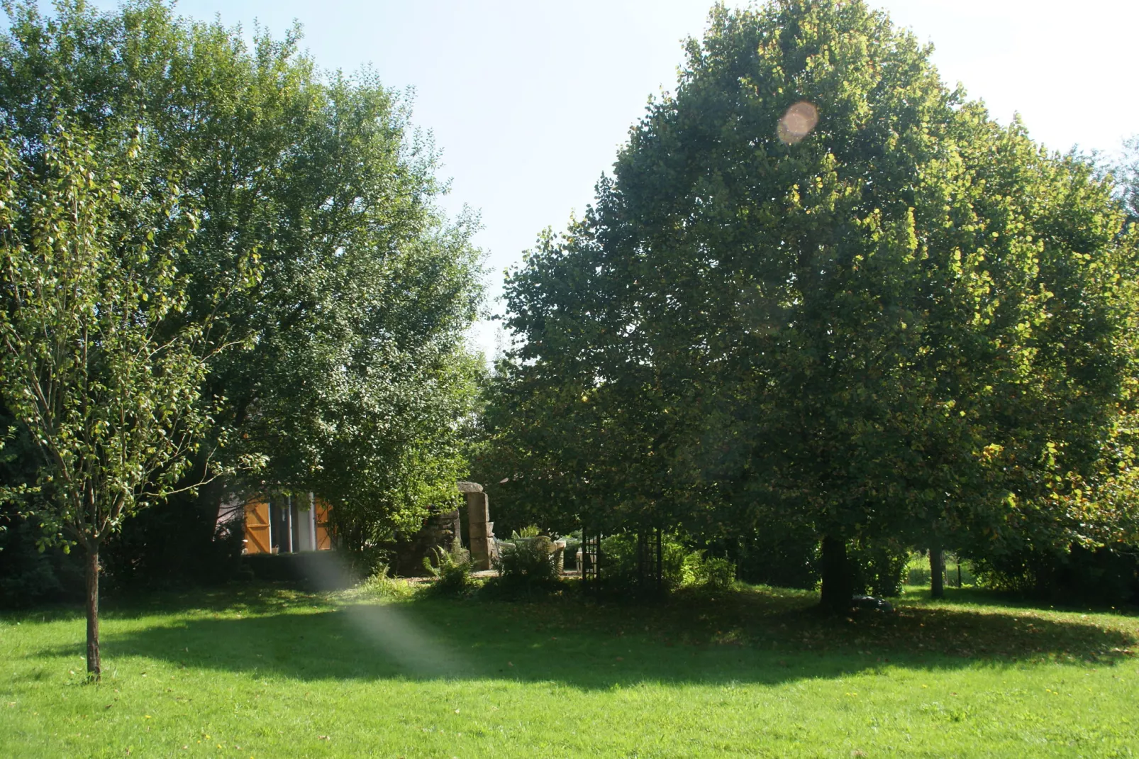 Maison de vacances - LA CHAPELLE-AUX-BOIS-Tuinen zomer