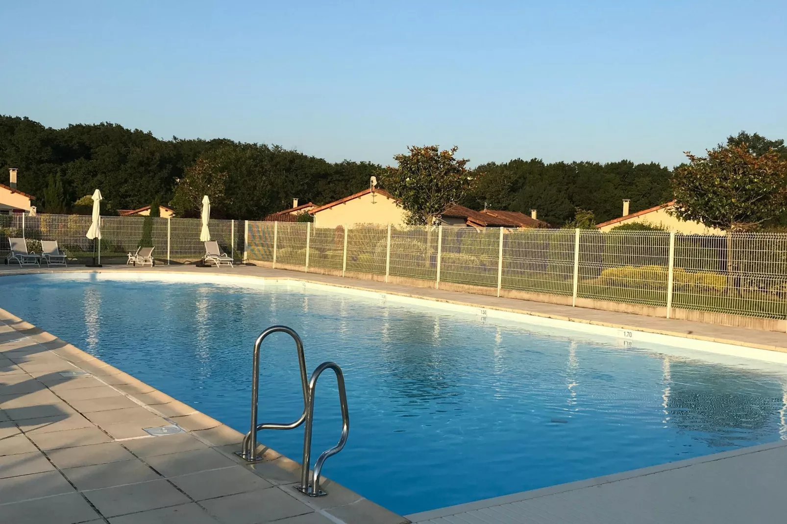 Les Forges 2 bedrooms n91-Zwembad