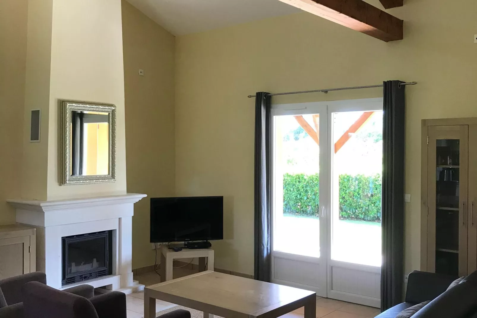 Les Forges 2 bedrooms n91-Woonkamer