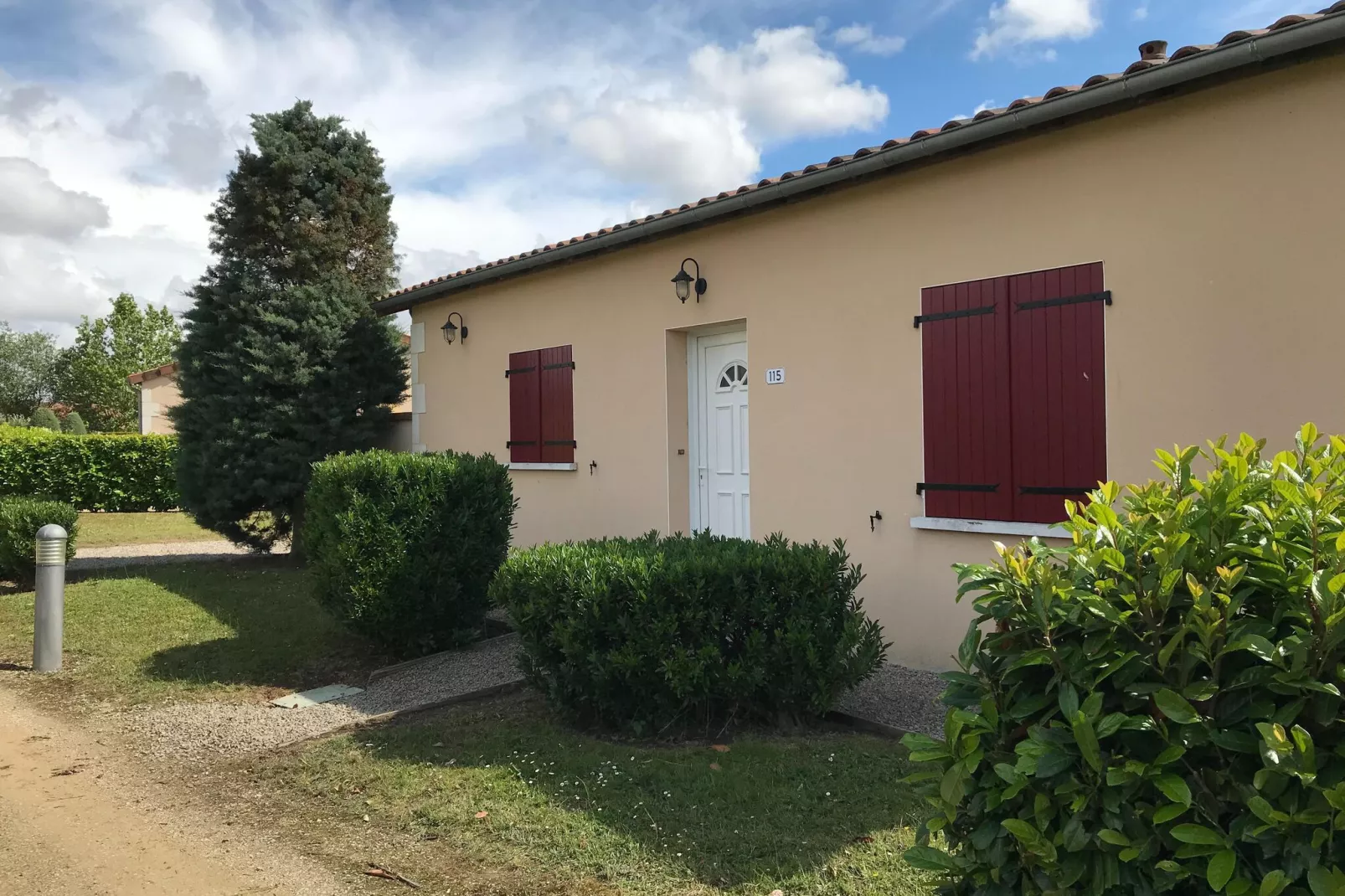 Les Forges 2 bedrooms n75-Buitenkant zomer