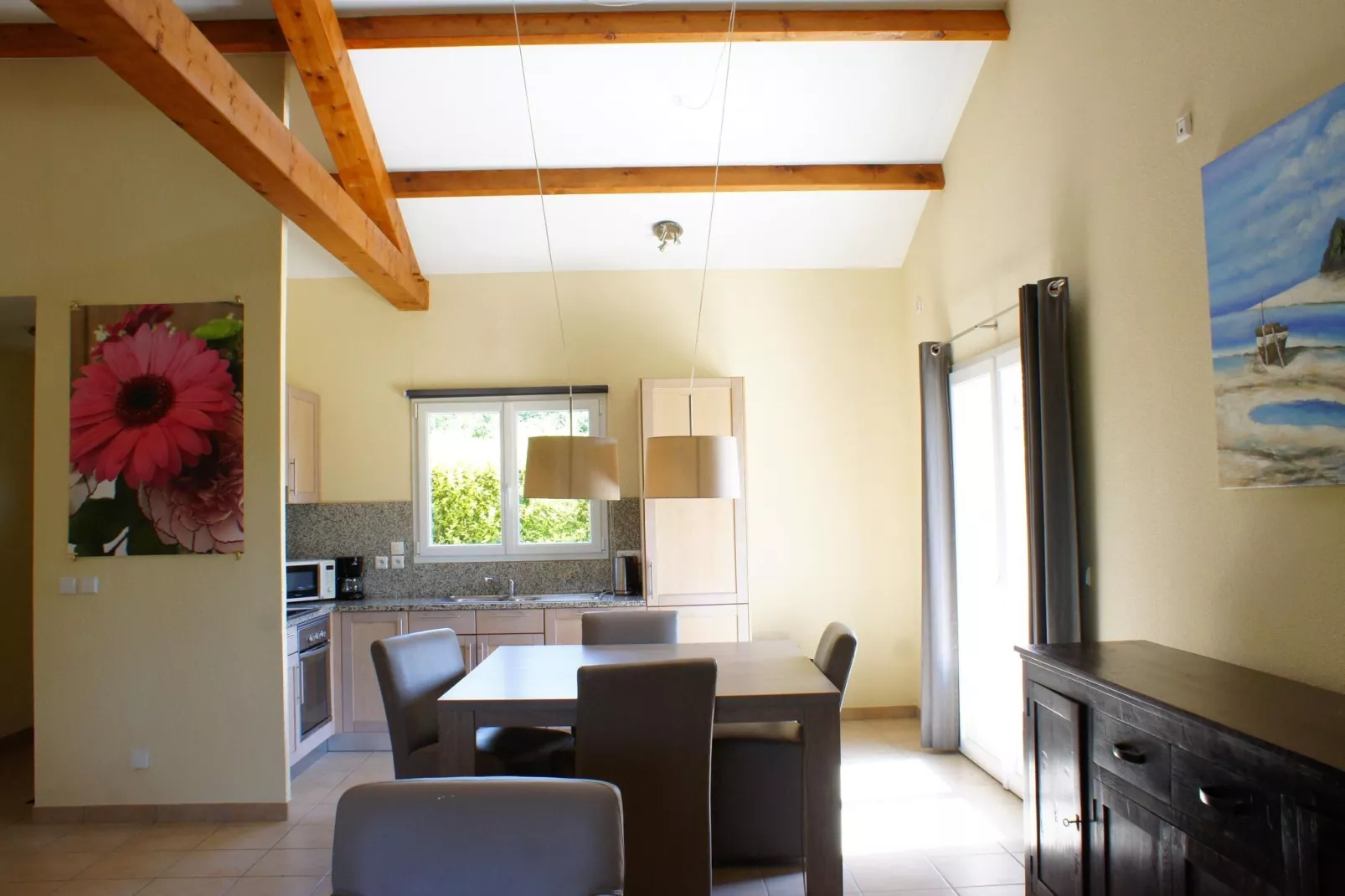 Les Forges 2 bedrooms n75-Eetkamer