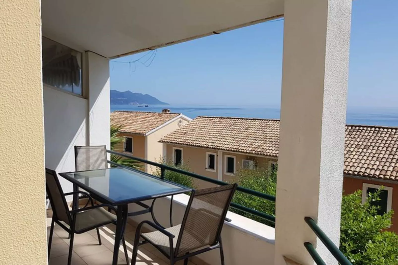 Corfu Glyfada Apartment 90-Terrasbalkon