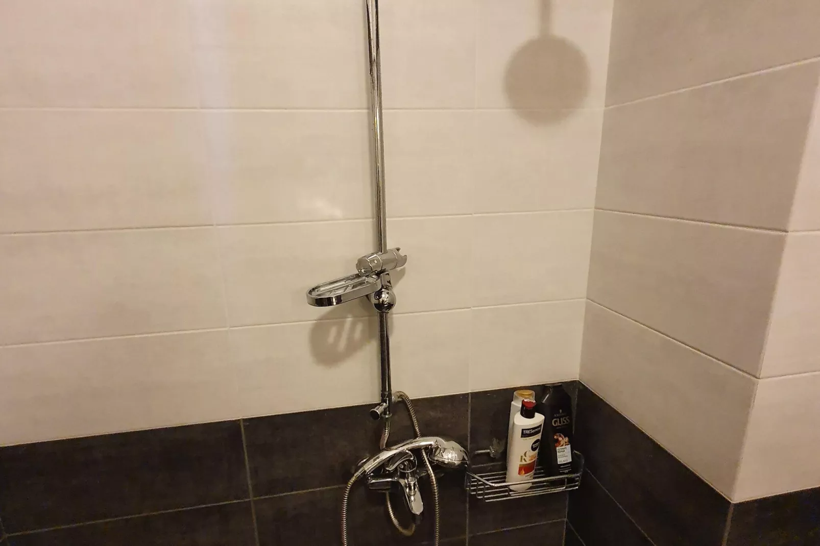 House Loutra Elenis-Badkamer