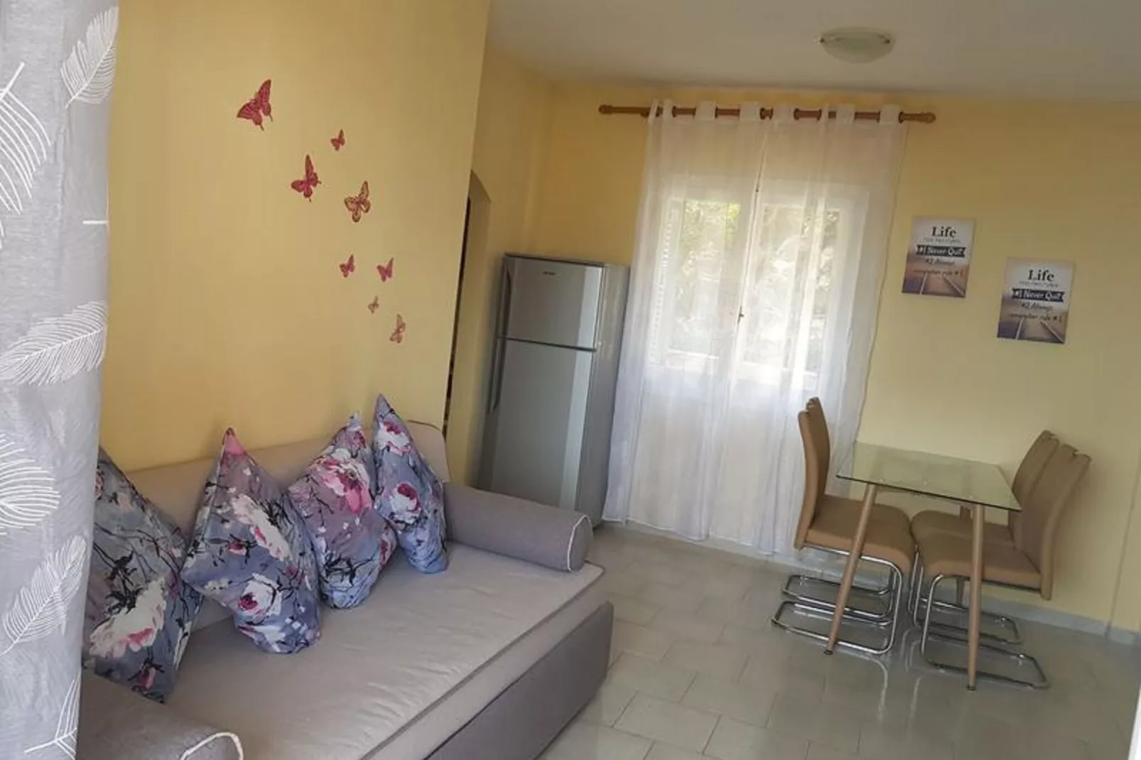 Type Aa5rcocomat bed quality apartment-Woonkamer