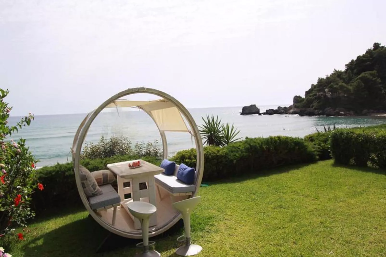Beachfront House 13-Tuinen zomer
