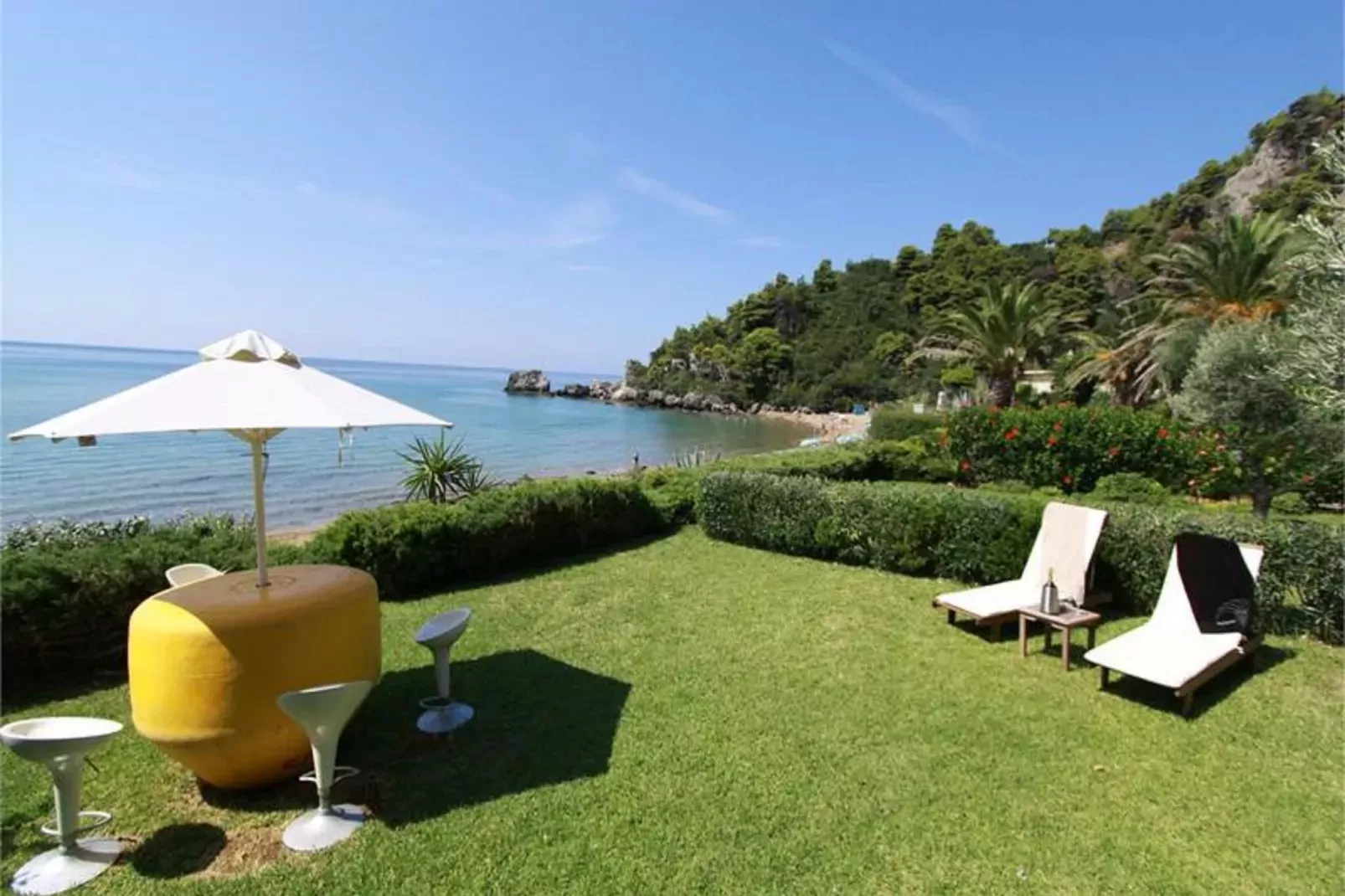 Beachfront House 13-Tuinen zomer