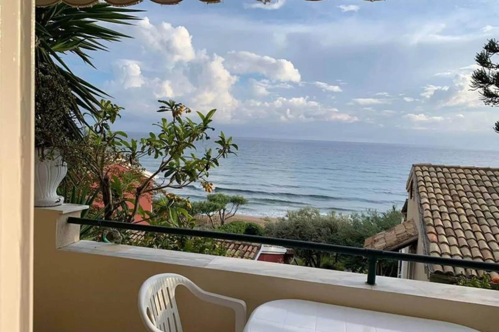 Glyfada Two Floors Maizonette Aa2 62-Terrasbalkon