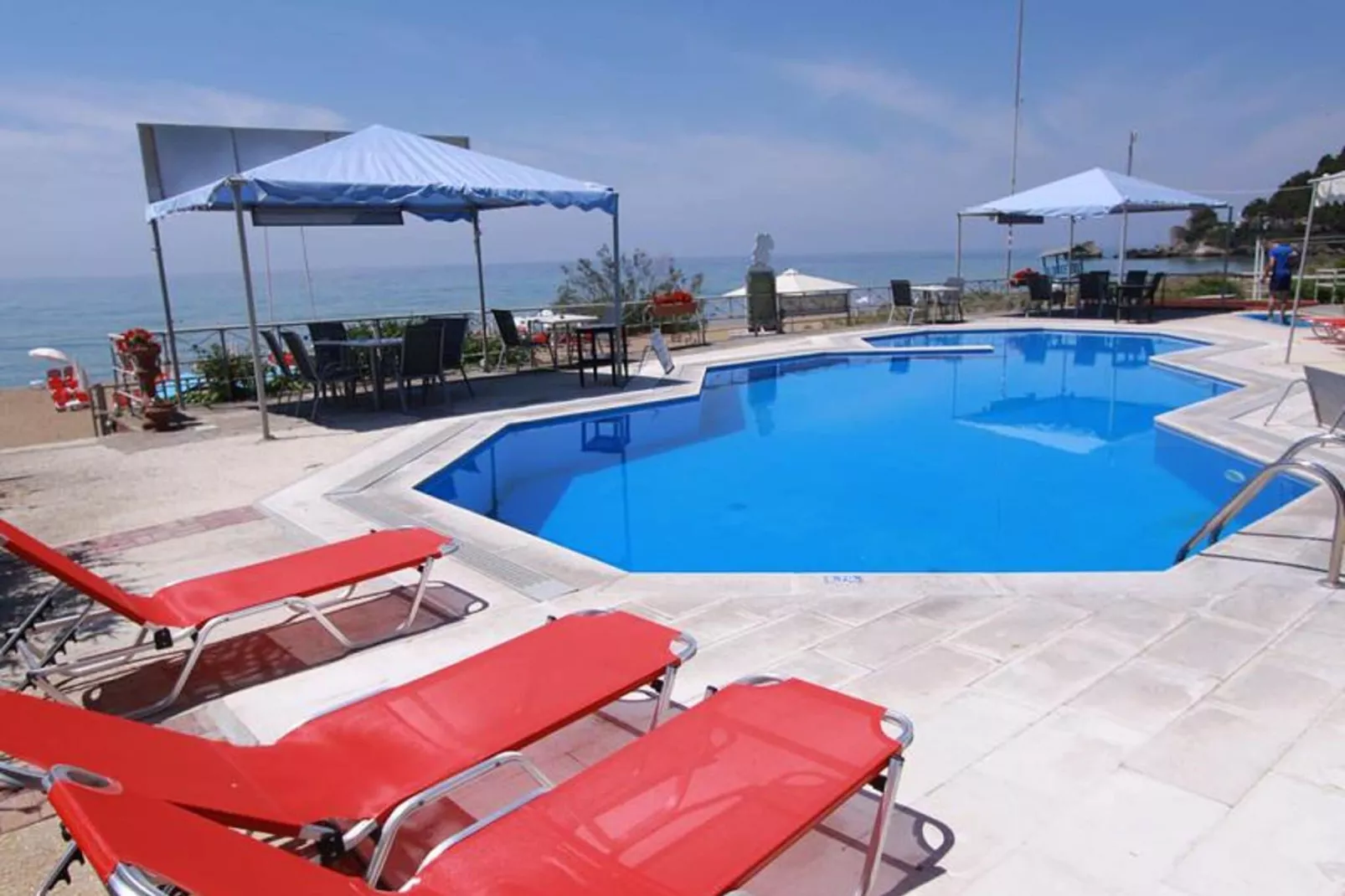 poolofhouse