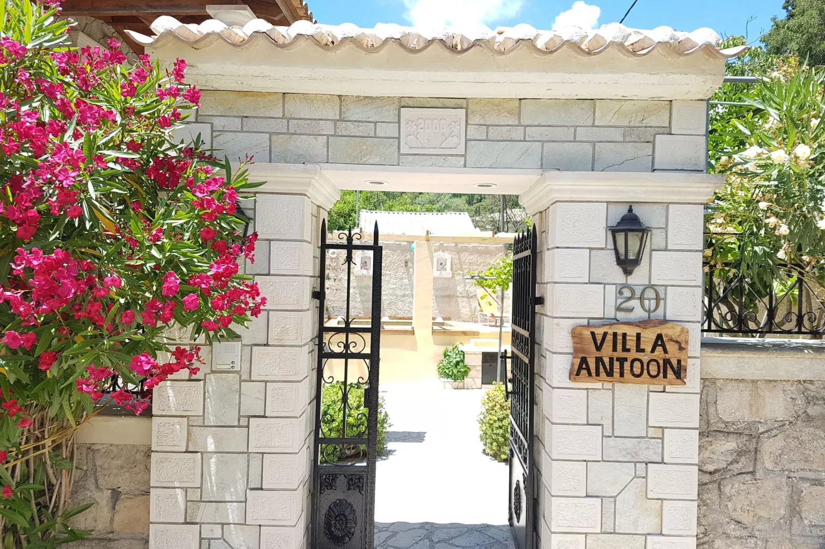 Villa Antoon-Buitenkant zomer