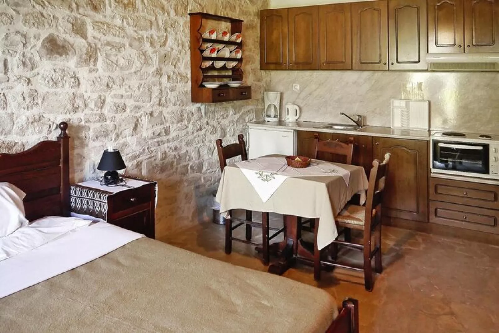 Holiday homes Stone Village Bali - Studio with halfboard-Keuken