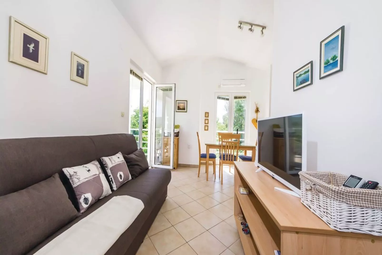 Holiday home Marija-Woonkamer