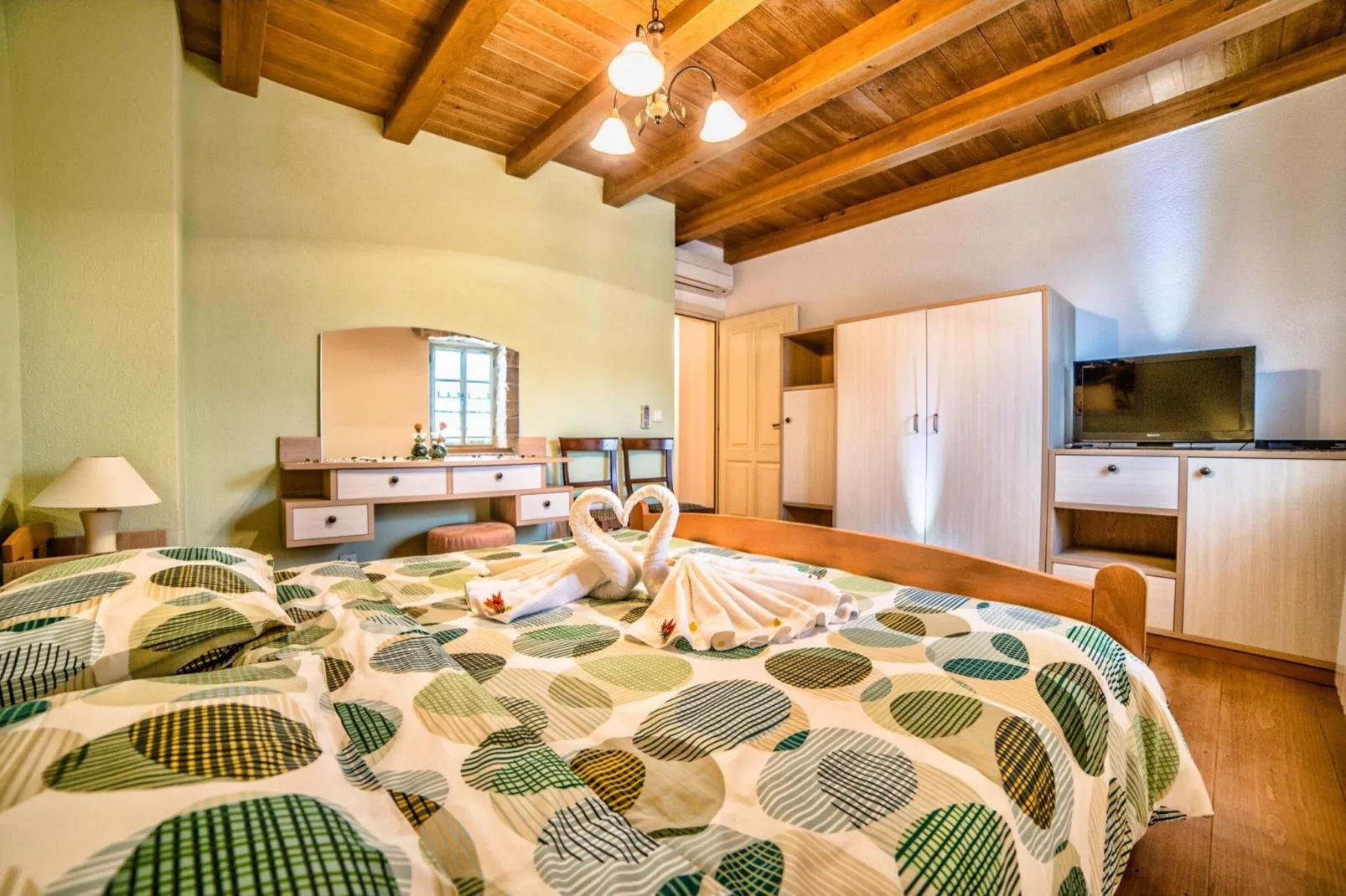 Villa Bubani with Private Pool-Slaapkamer