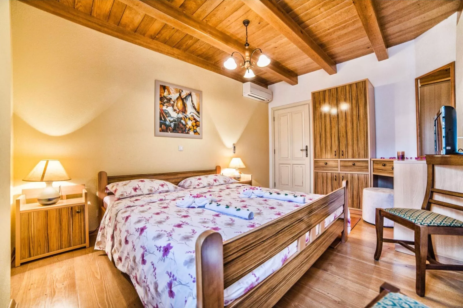 Villa Bubani with Private Pool-Slaapkamer