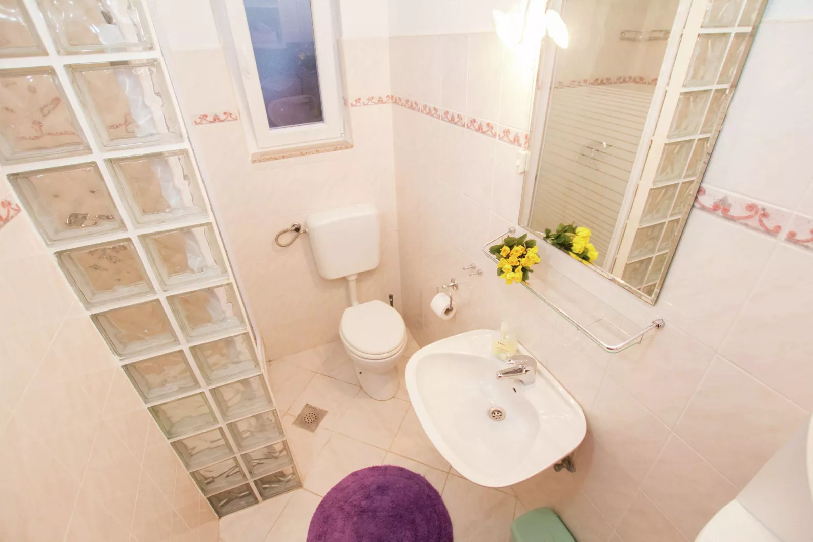 Marina veranda apartment D-Badkamer