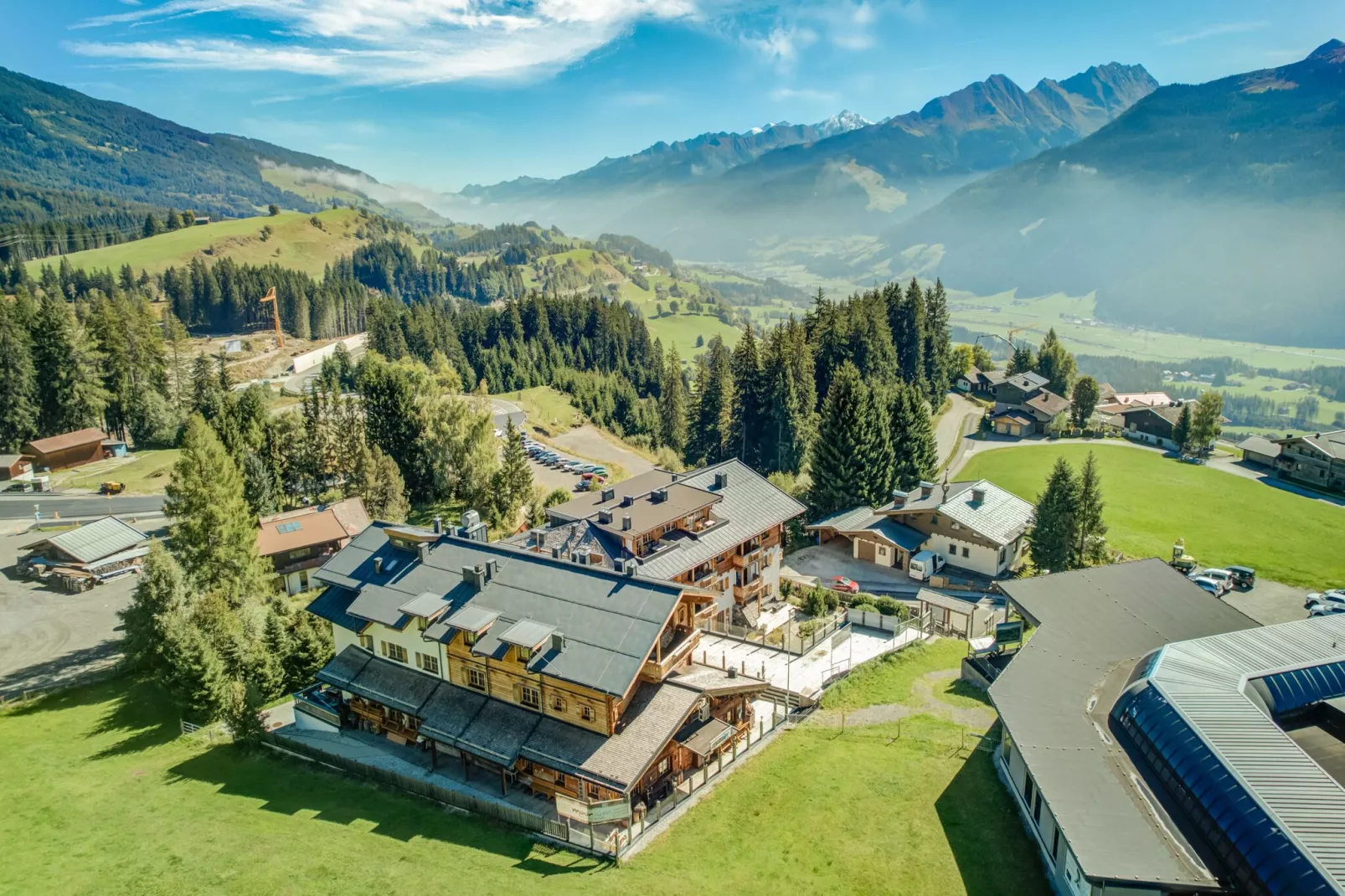 Panorama Chalet Barda-Gebieden zomer 1km