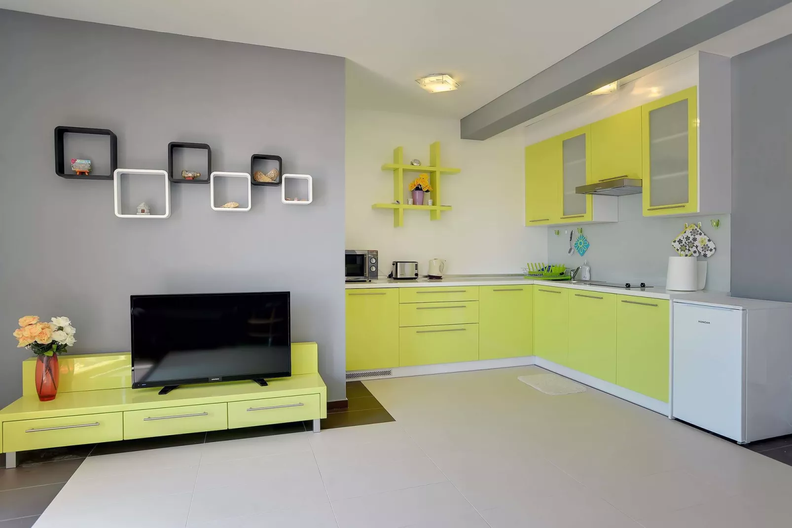 Moderne villa bestaande uit twee appartementen met privé zwembad, strand op 1 km-Keuken
