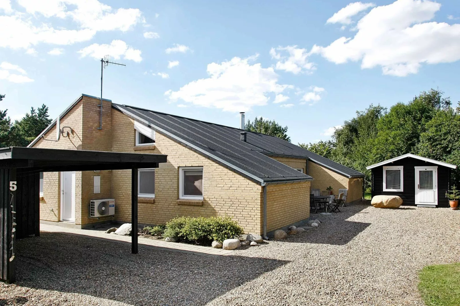 Modern vakantiehuis in Spøttrup met een sauna