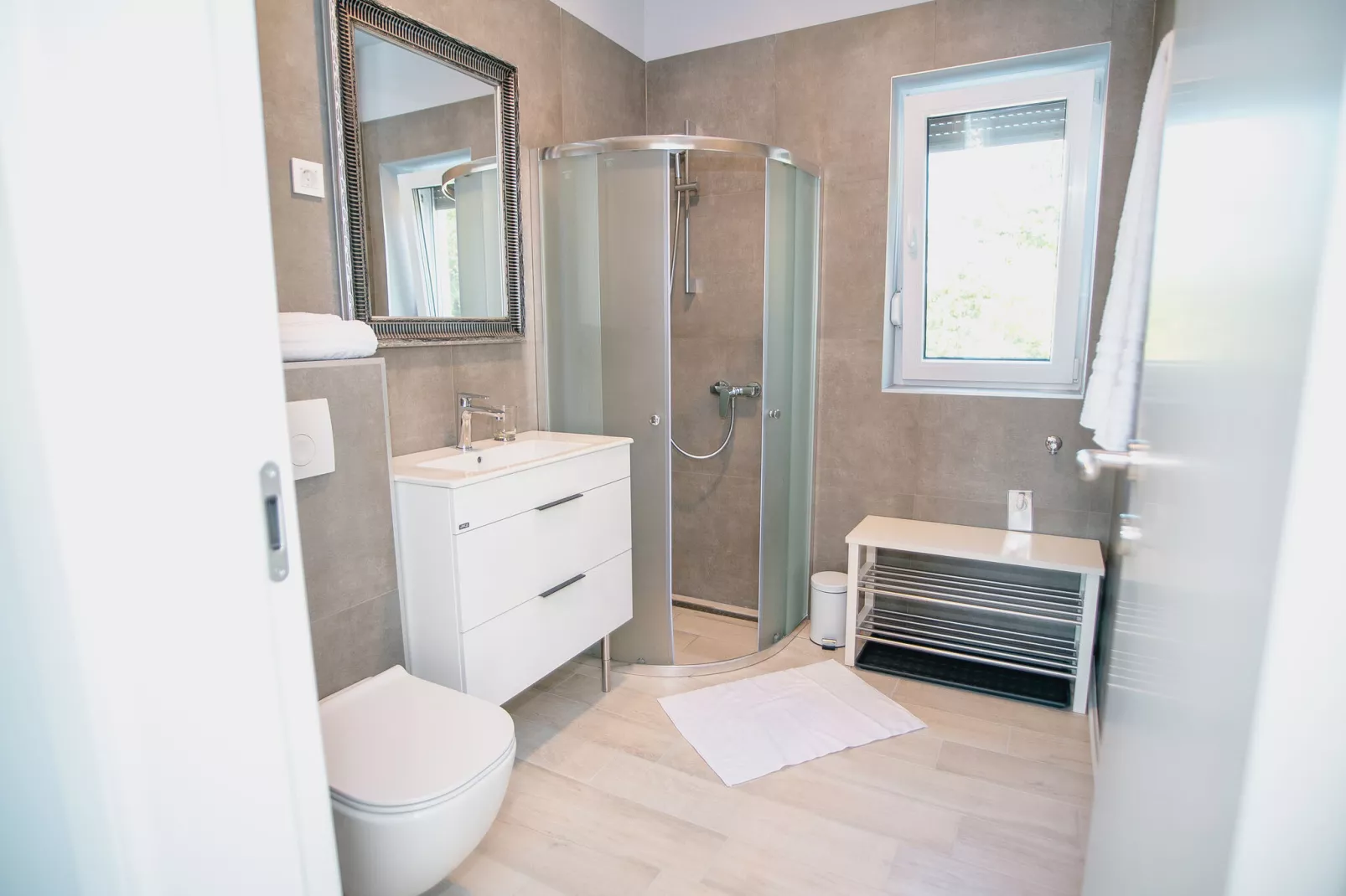 Degenia Velebitica nr 10/1-Badkamer