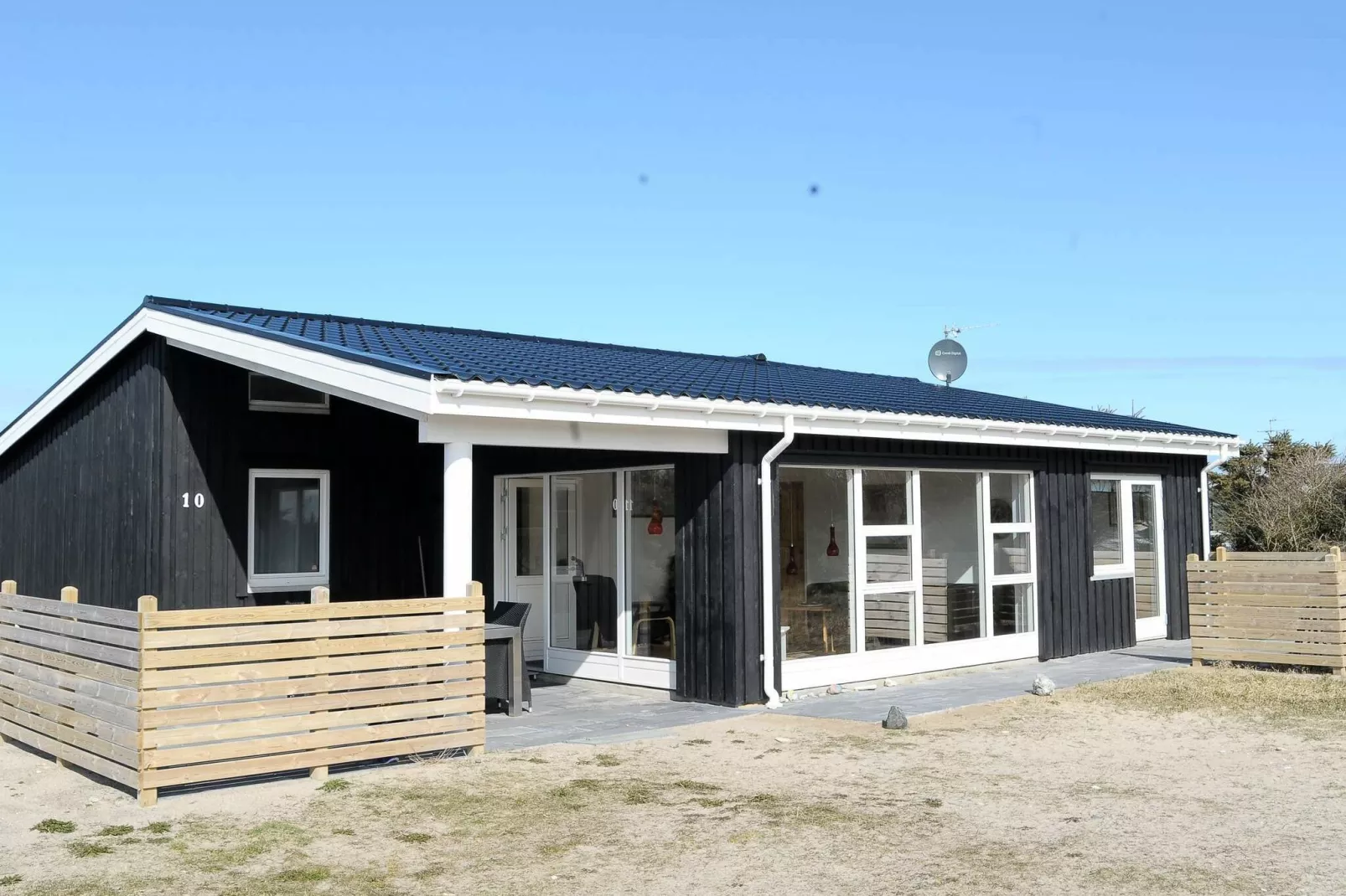 Sereen vakantiehuis in Harboøre met sauna-Buitenlucht