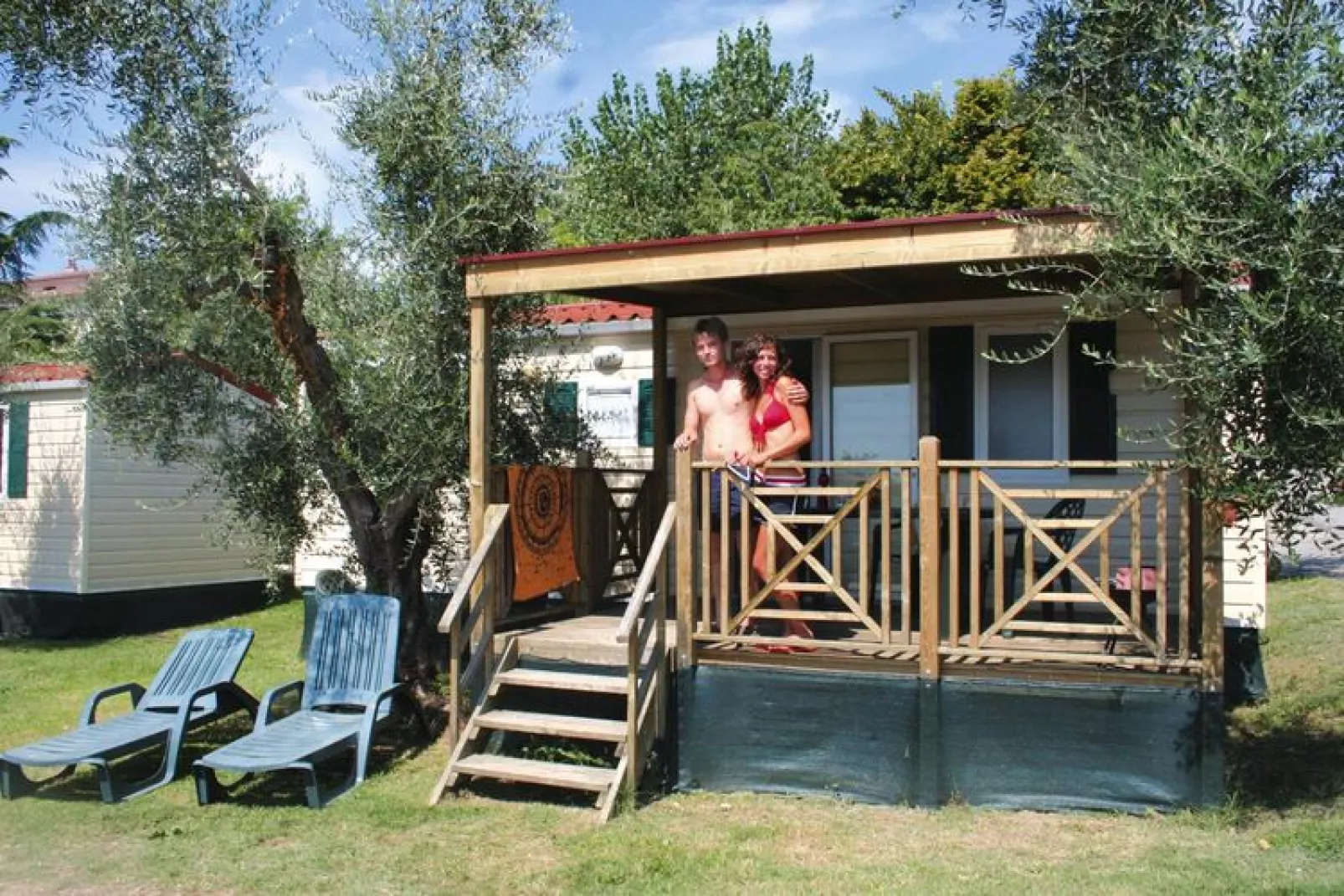 Stacaravan in Moniga del Garda met terras-Buitenkant zomer