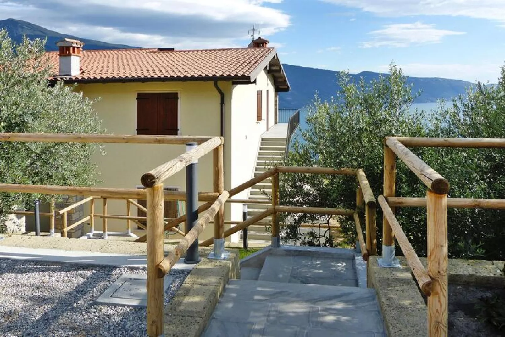 Appartementen San Rocco, Tignale-Buitenkant zomer