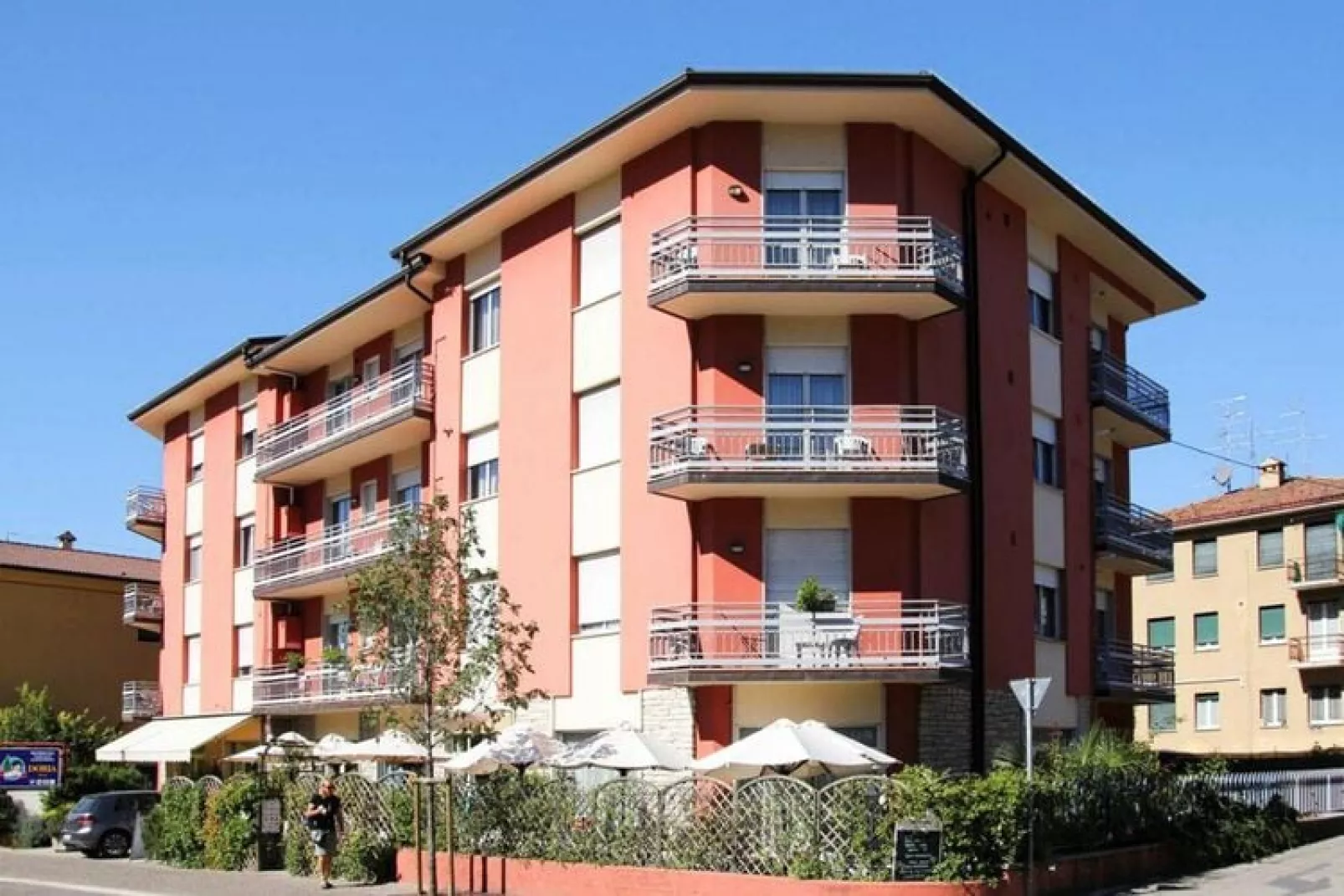 Residence Doria Garda-Bilo Small-Buitenkant zomer