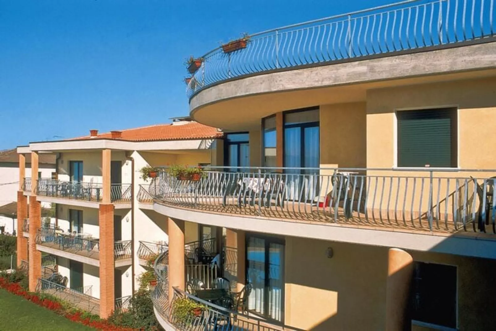 Residence Nettuno, Peschiera-studio-Buitenkant zomer