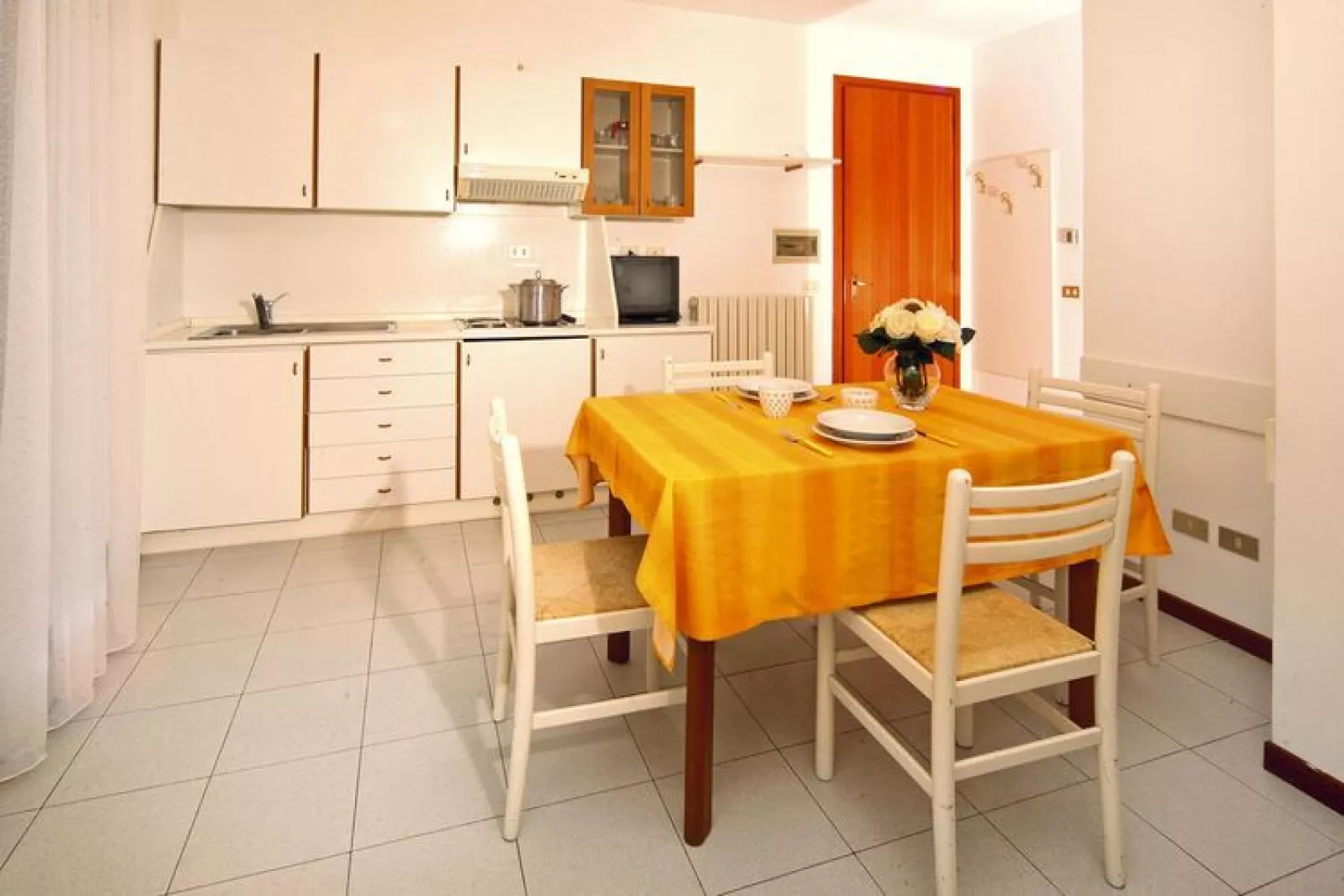 Residence Tiglio, Sirmione-bilo classic-Keuken