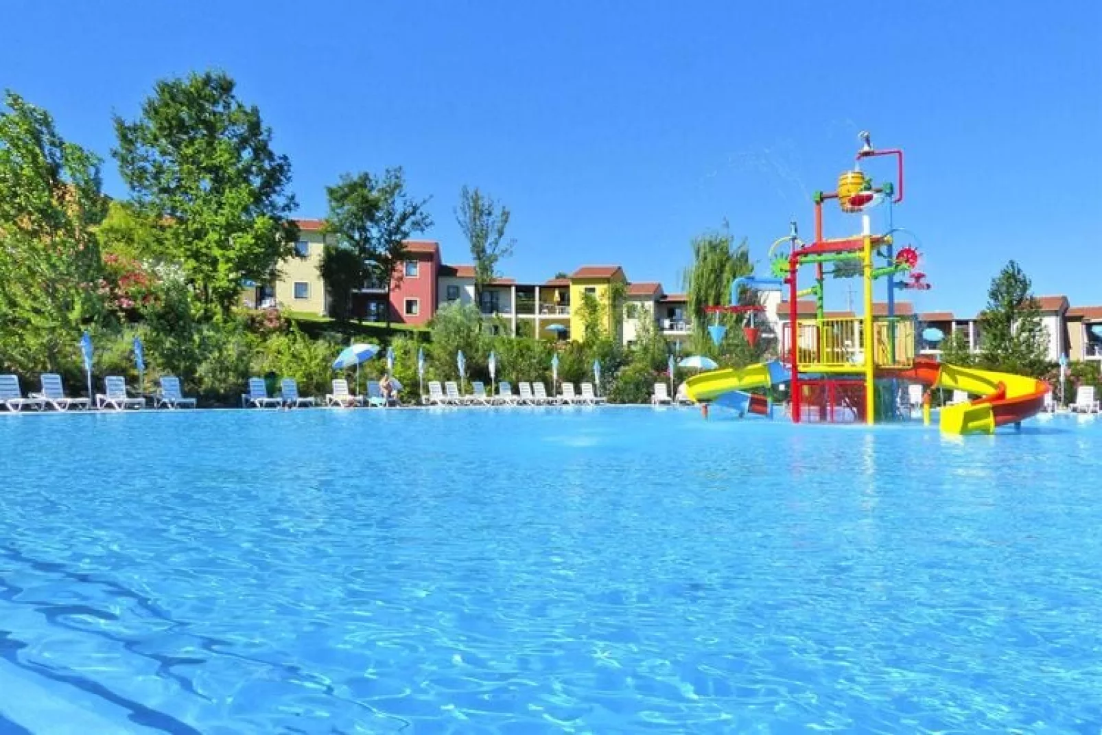 Residence Belvedere Village Castelnuovo del Garda-Trilo Family-Waterzicht