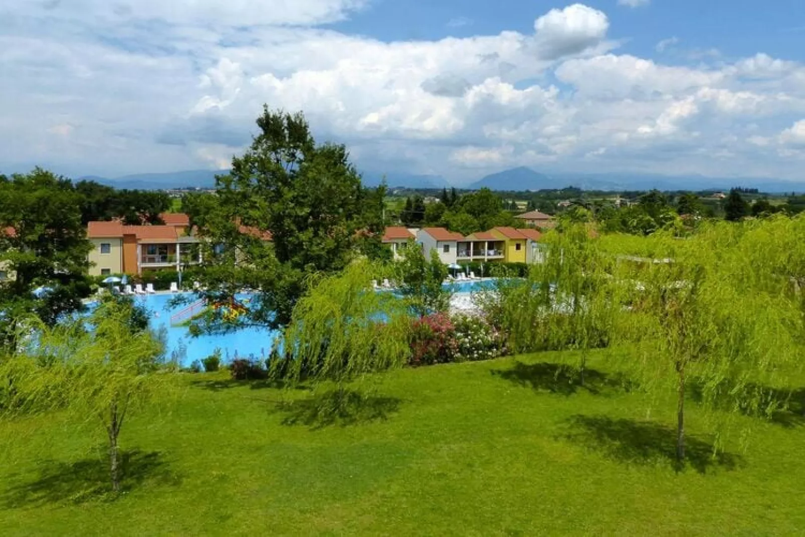 Residence Belvedere Village Castelnuovo del Garda-Trilo premium-Tuinen zomer
