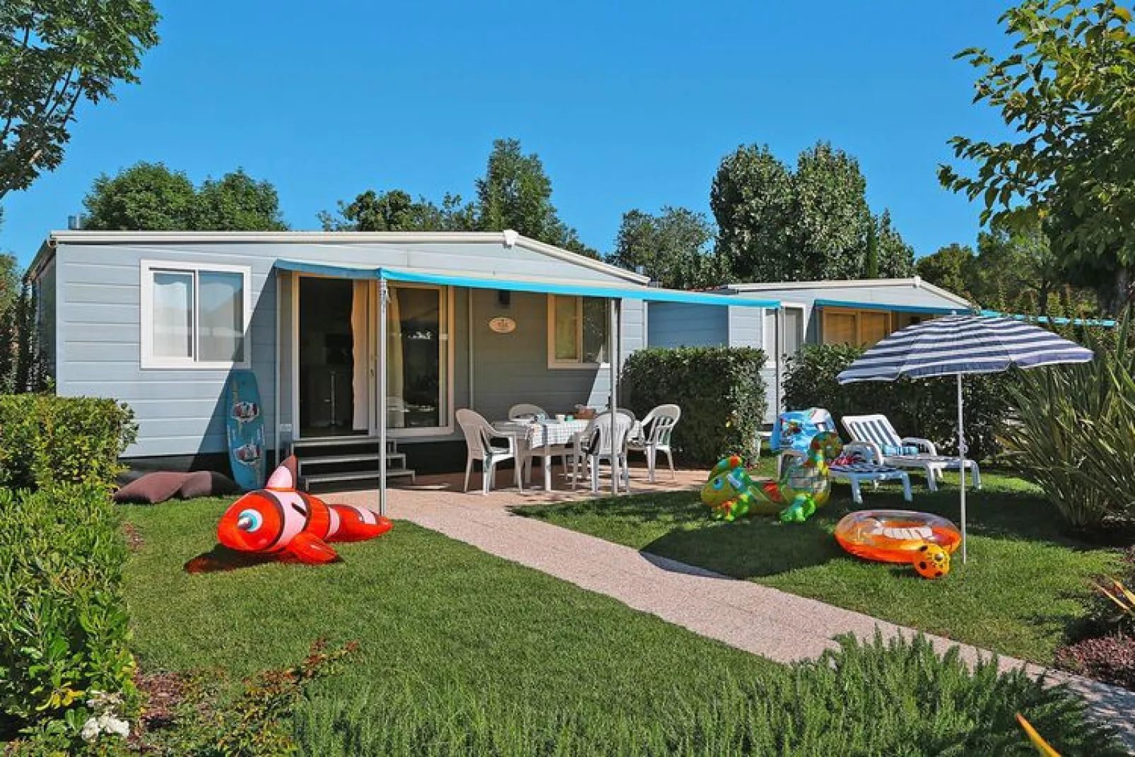 Mobile Homes San Francesco, Desenzano-Garda Suite DL-Buitenkant zomer