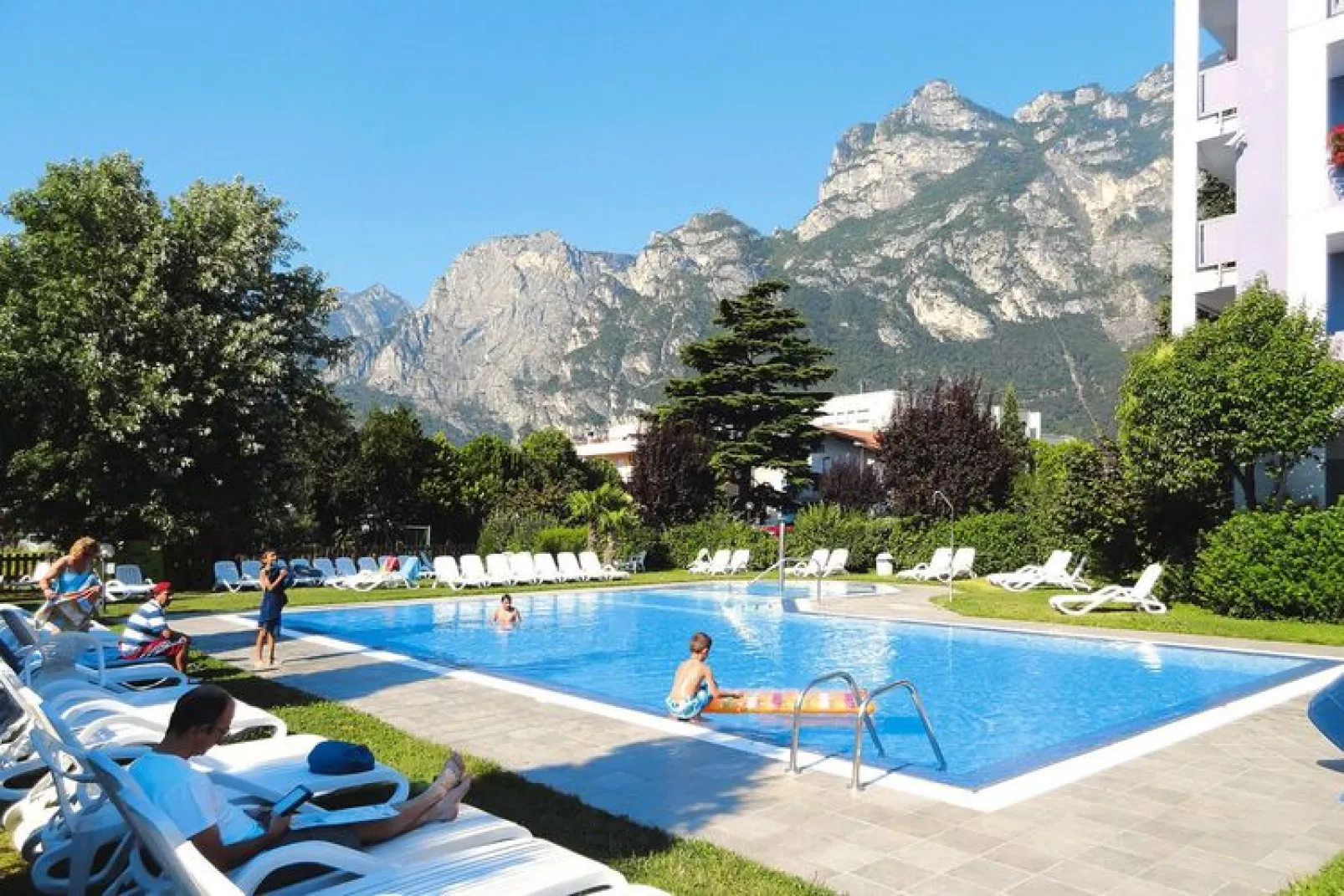 Residence Ambassador Suite, Riva del Garda-suite bilo-Zwembad
